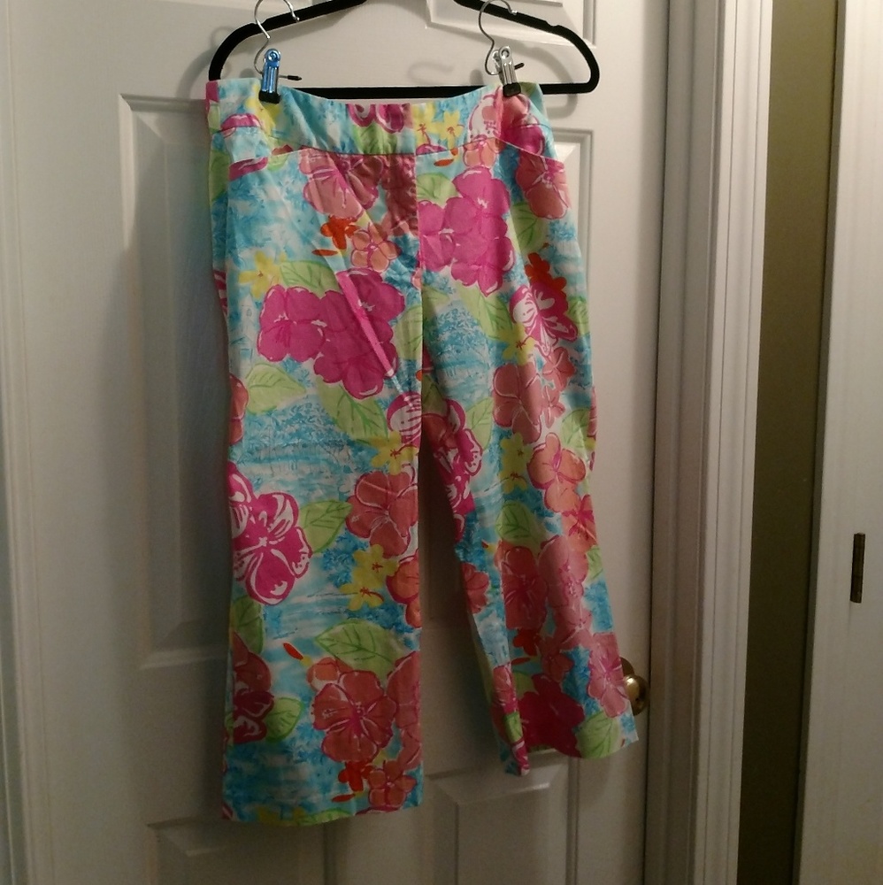 Lilly Pulitzer capris size 6